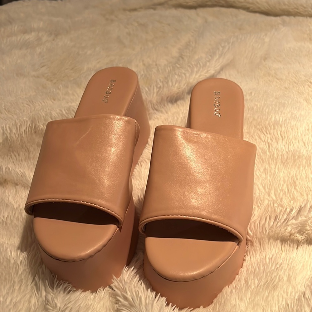 BRAND NEW NEVER WORN